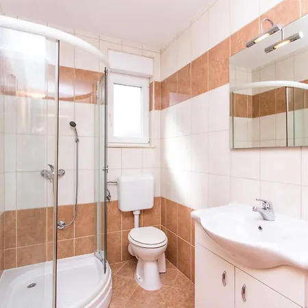 Boro - A2 Ground Floor - Mpolo Medolino