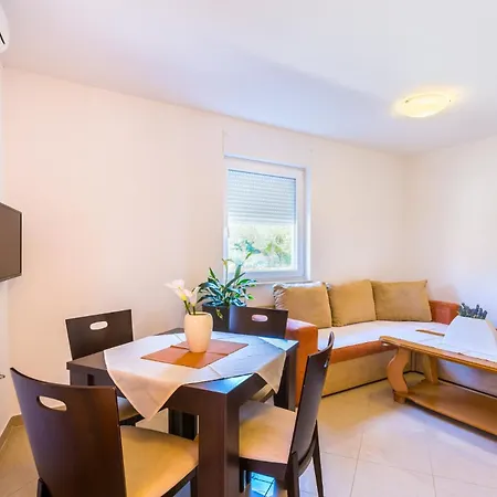 Boro - A2 Ground Floor - Mpolo Apartment Medulin